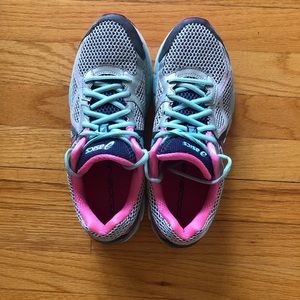 ASICS GT2000 Sneakers